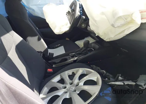 2021 Toyota Corolla Le z USA, uszkodzony, nr VIN 5YFEPMAEXMP174849